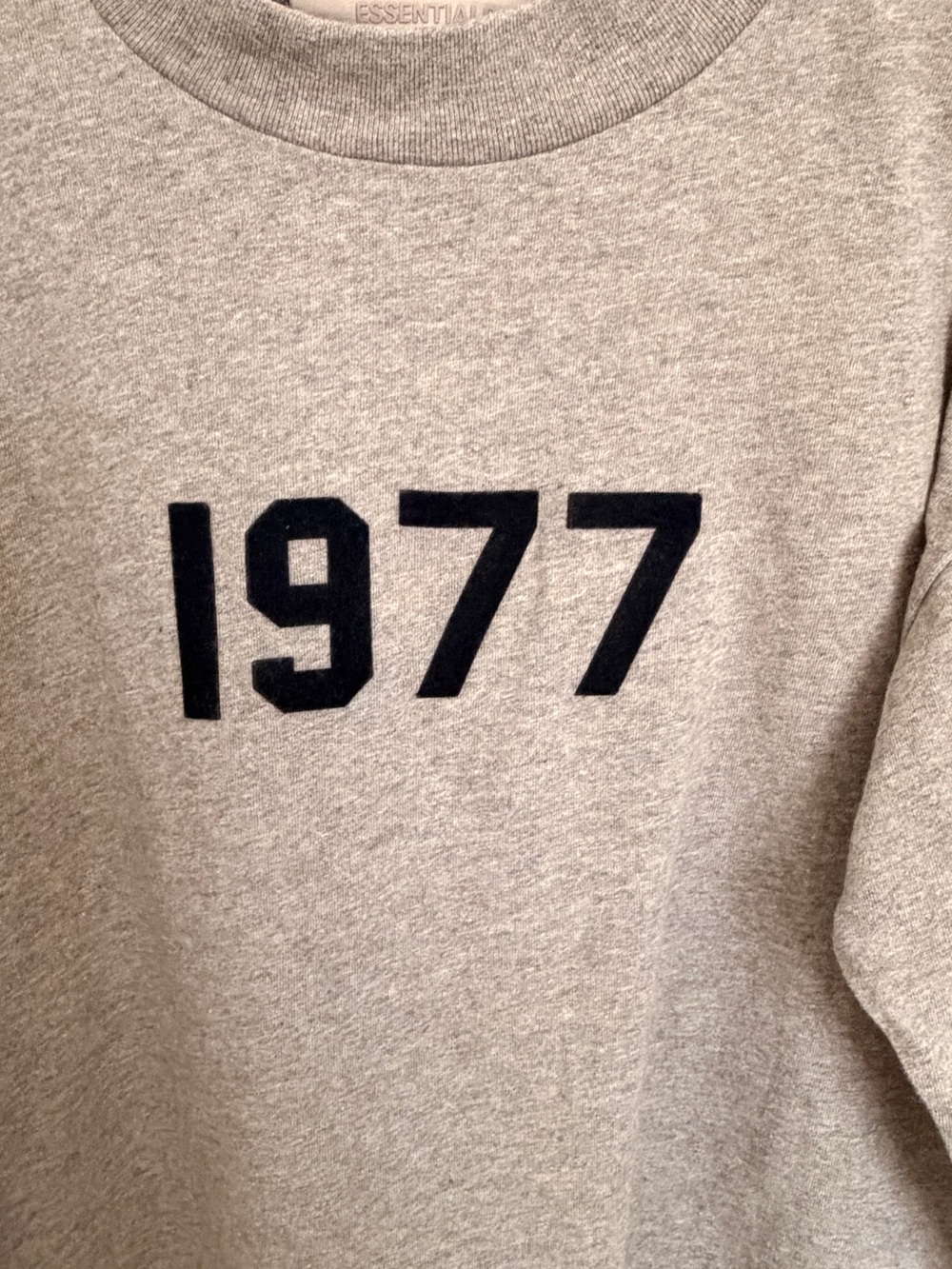 Essentials Fear of God long sleeves and joggers set - Picture 4 of 17